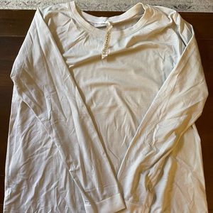 Lululemon white size 12 Swiftly Long Sleeve loose fit shirt
